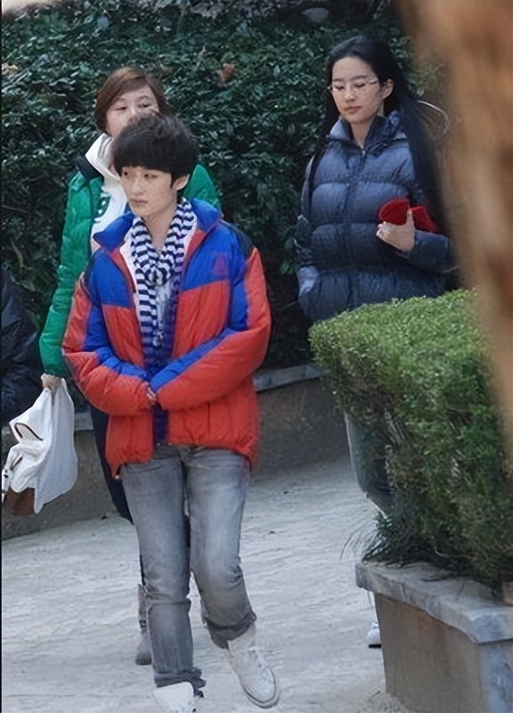 神仙姐姐刘亦菲有没有绯闻,刘亦菲和曾轶可是怎么成为闺蜜的