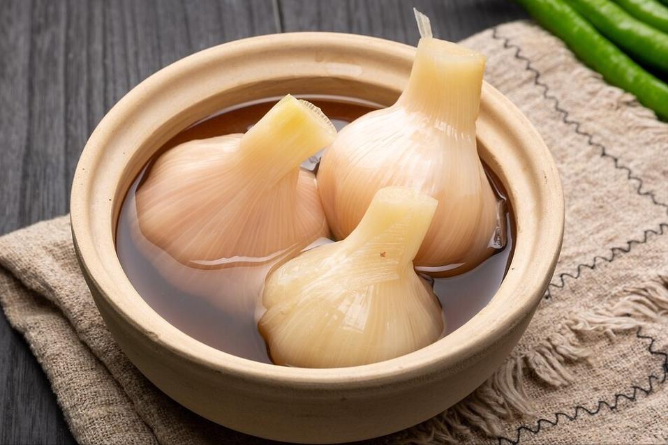 甜蒜加雪碧腌制方法最正宗做法,正宗雪碧糖醋蒜配方