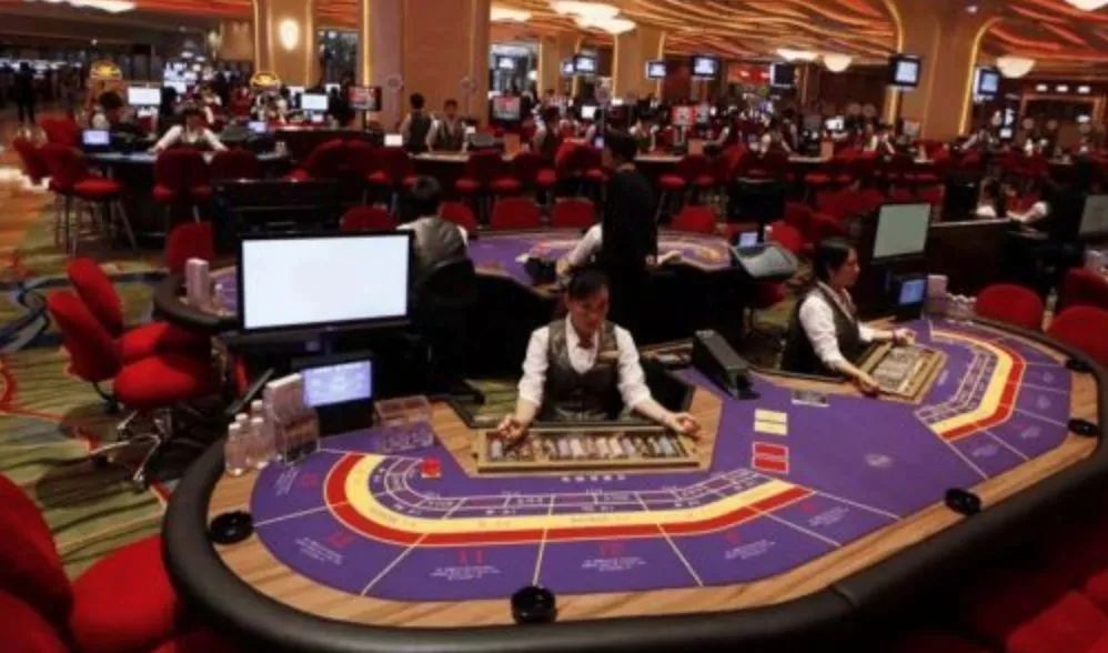 婚恋诈骗3000万判决14年,男子三年结交三任女朋友诈骗54万