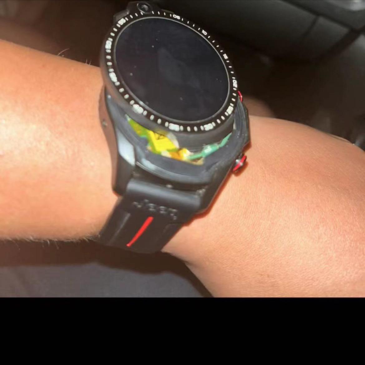 jeep黑骑士手表铠测评,jeep黑骑士铠和荣耀版有啥区别