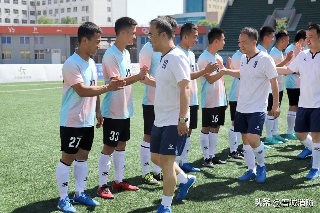 绿茵场上展风采,绿茵场上