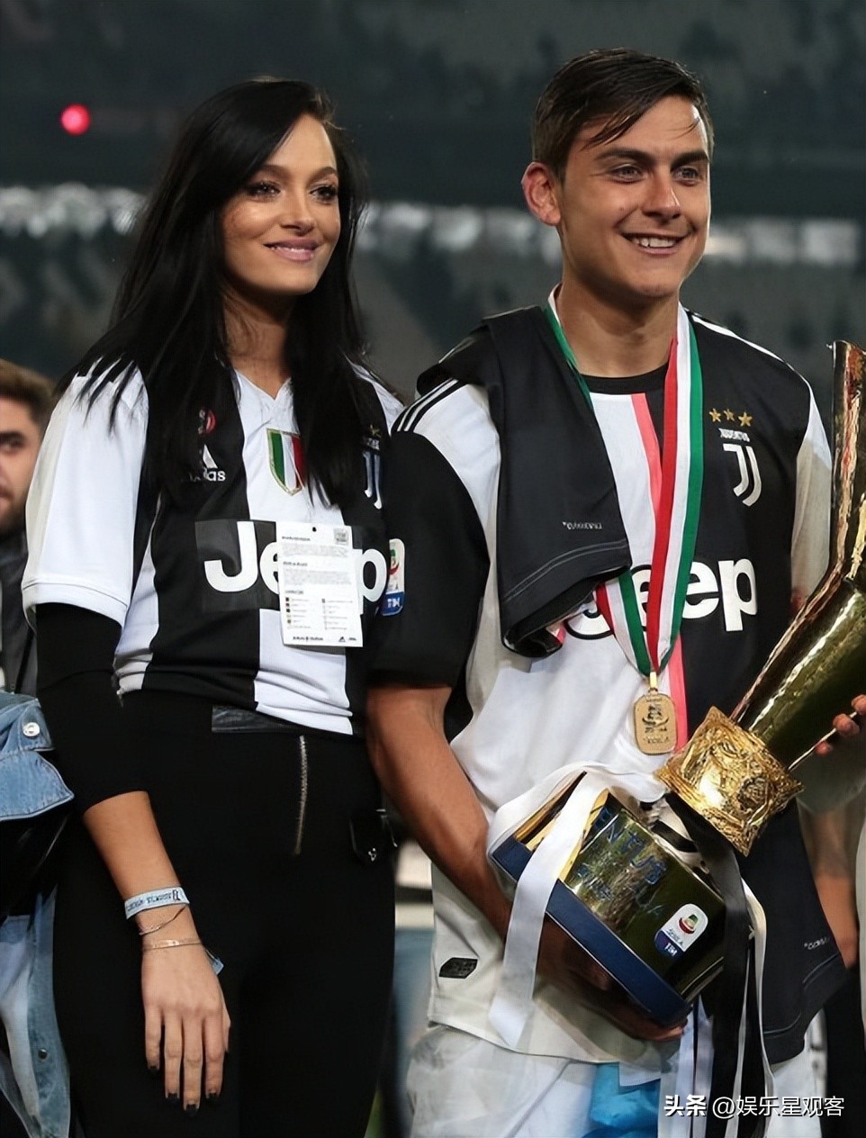 著名球星梅西的老婆,梅西的妻子有几个