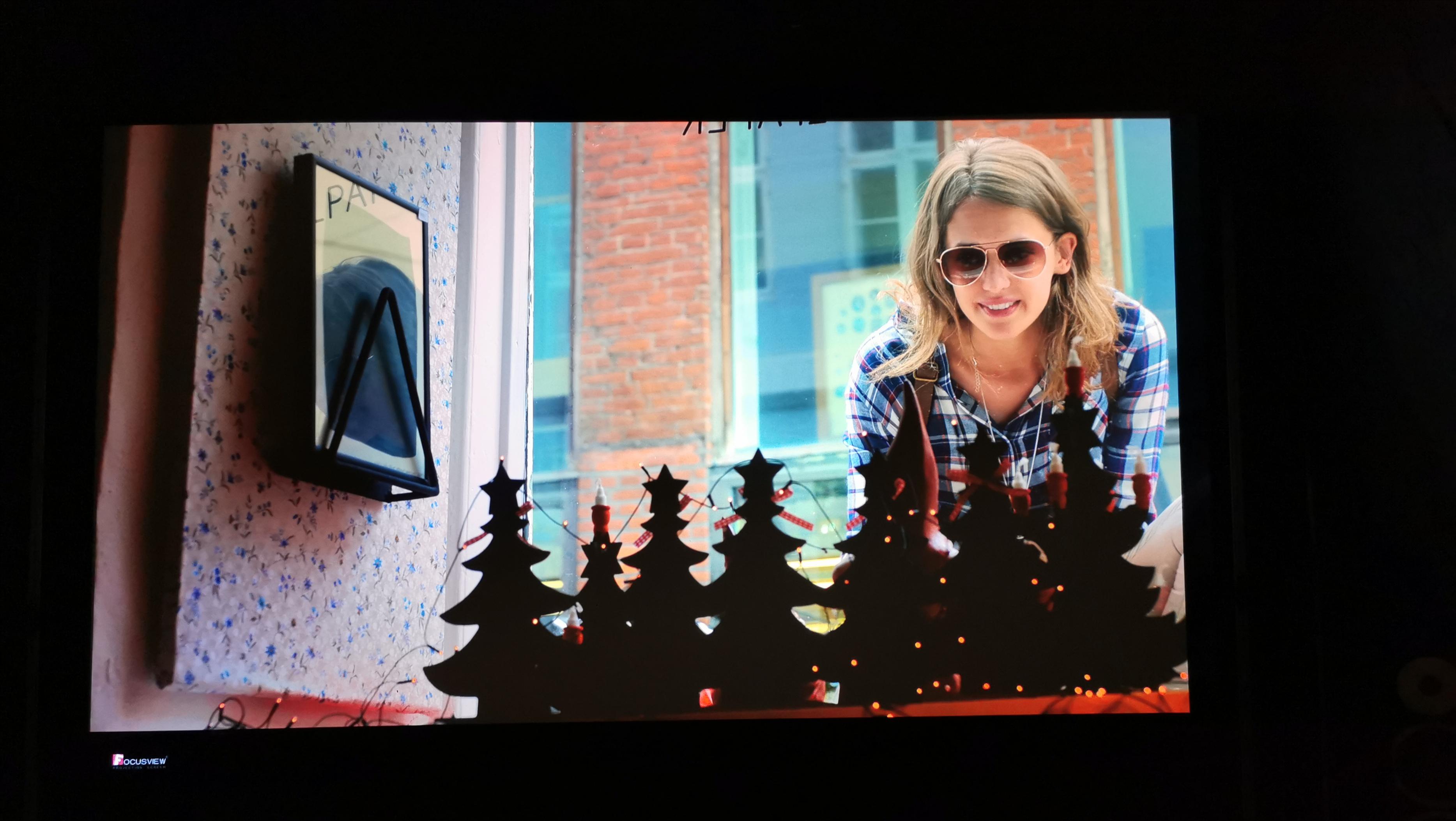 家用投影仪与电视机比较,选电视机还是投影仪