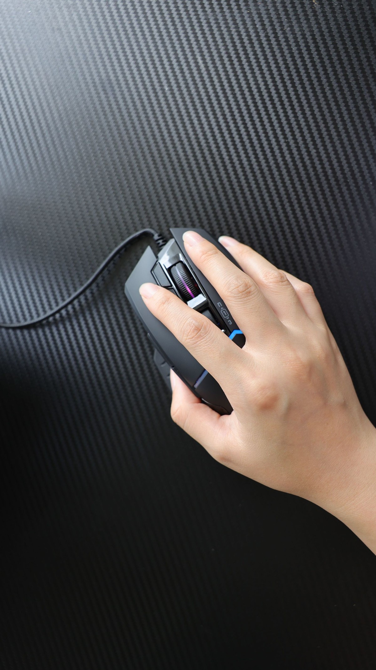 血手幽灵鼠标v8max测评,血手幽灵w95max