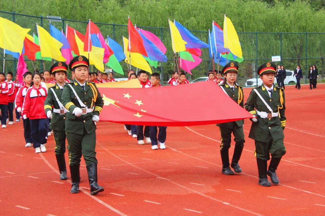 创建国家义务教育优质均衡发展县|走,到黄龙县第二小学看一看!