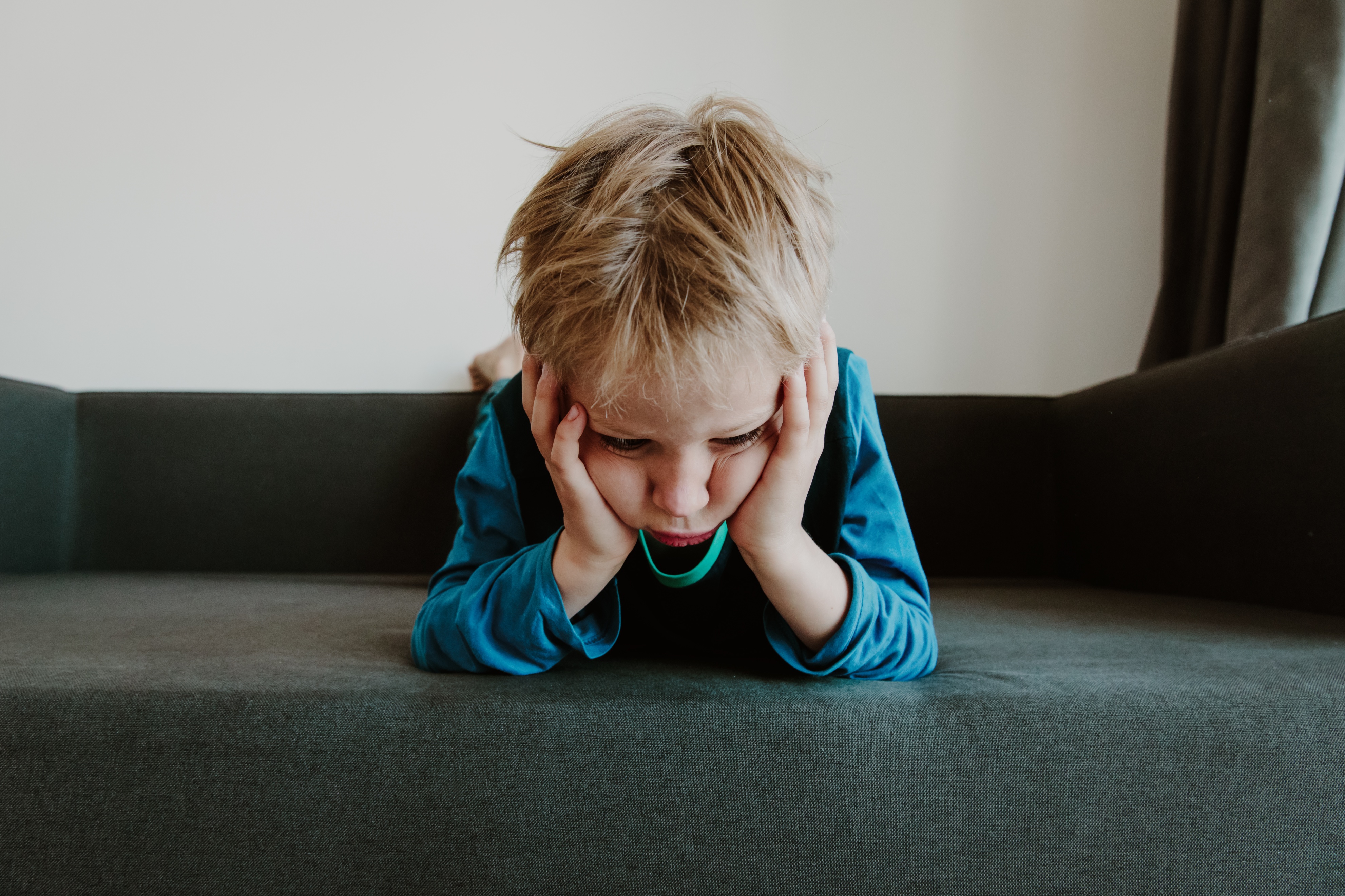 娃娃缺乏安全感和自信心怎么办,如何给孩子讲安全意识和心理意识