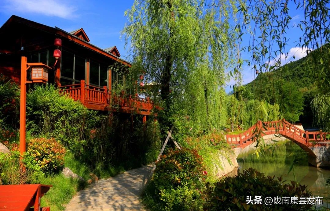 浜斾竴搴峰吇鏃呮父,浜斾竴搴峰吇搴﹀亣鏀荤暐