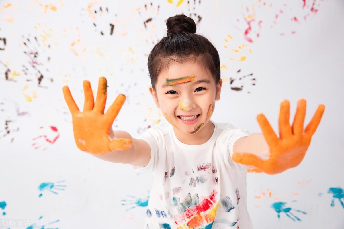 一周岁女宝宝外阴红肿流血,女宝宝外阴淤血出血怎么办