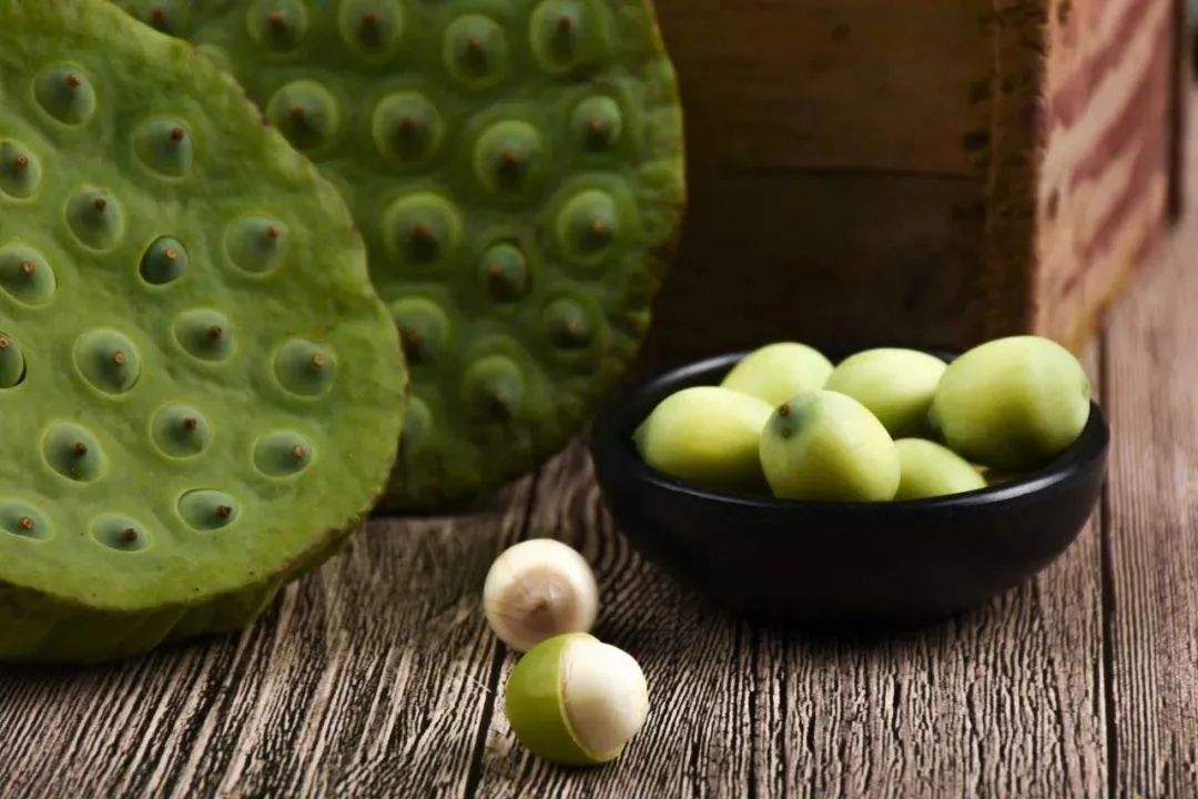 描写莲子长参的诗词,形容莲子好吃的诗句