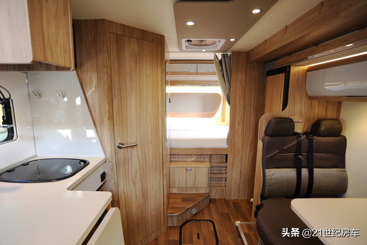 家用大空间6座推荐,适合家用的两厢大空间