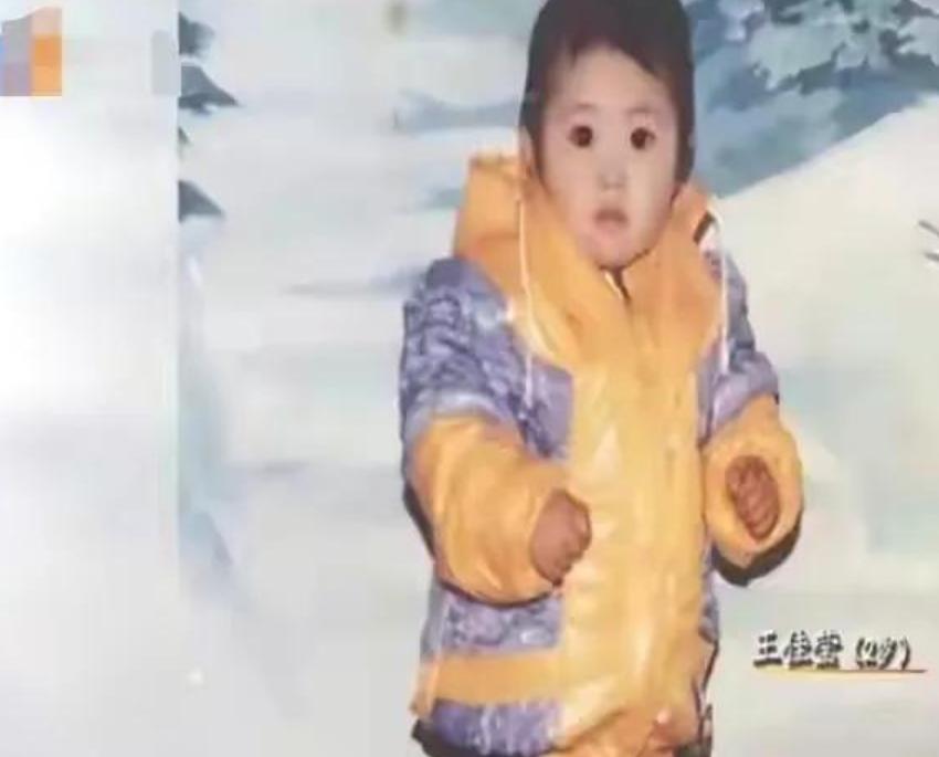 15年非洲富二代追求东北独眼美女,隔年领证裸婚,如今2个混血娃