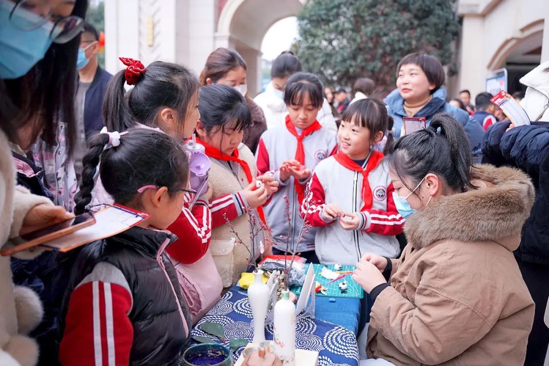 家长参观学校对学校的赞赏,蓝港外国语学校活动