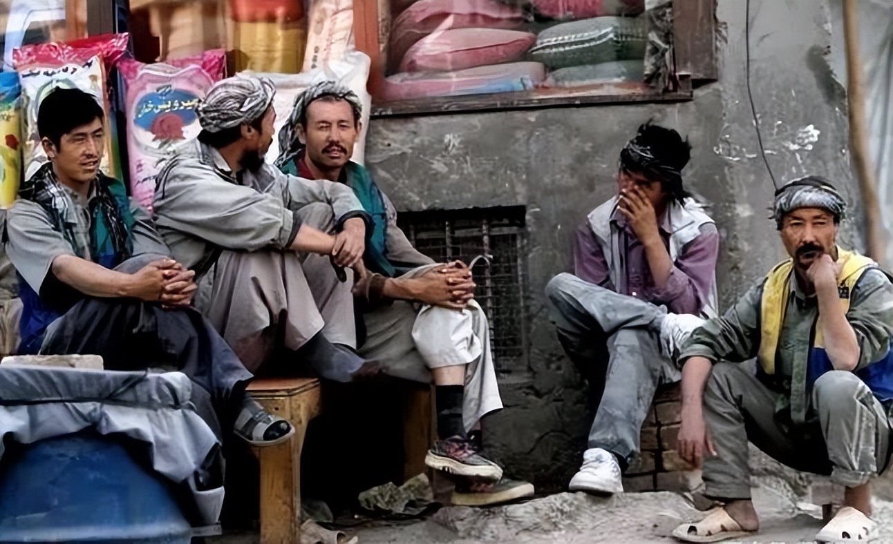 闃垮瘜姹椾汉涓轰粈涔堥兘鏄粦澶村彂,涓栫晫涓婇粍鐨偆榛戝ご鍙戠殑鍥藉