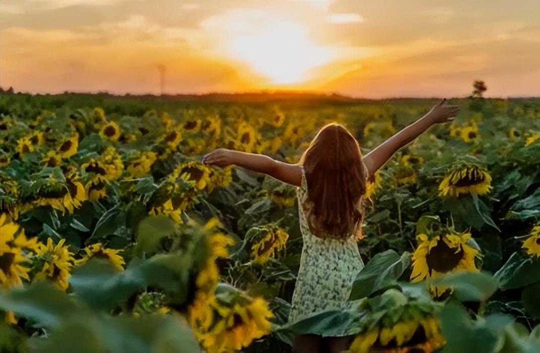 双相患者总感觉自己怪怪的,双相情感障碍女孩发病原因