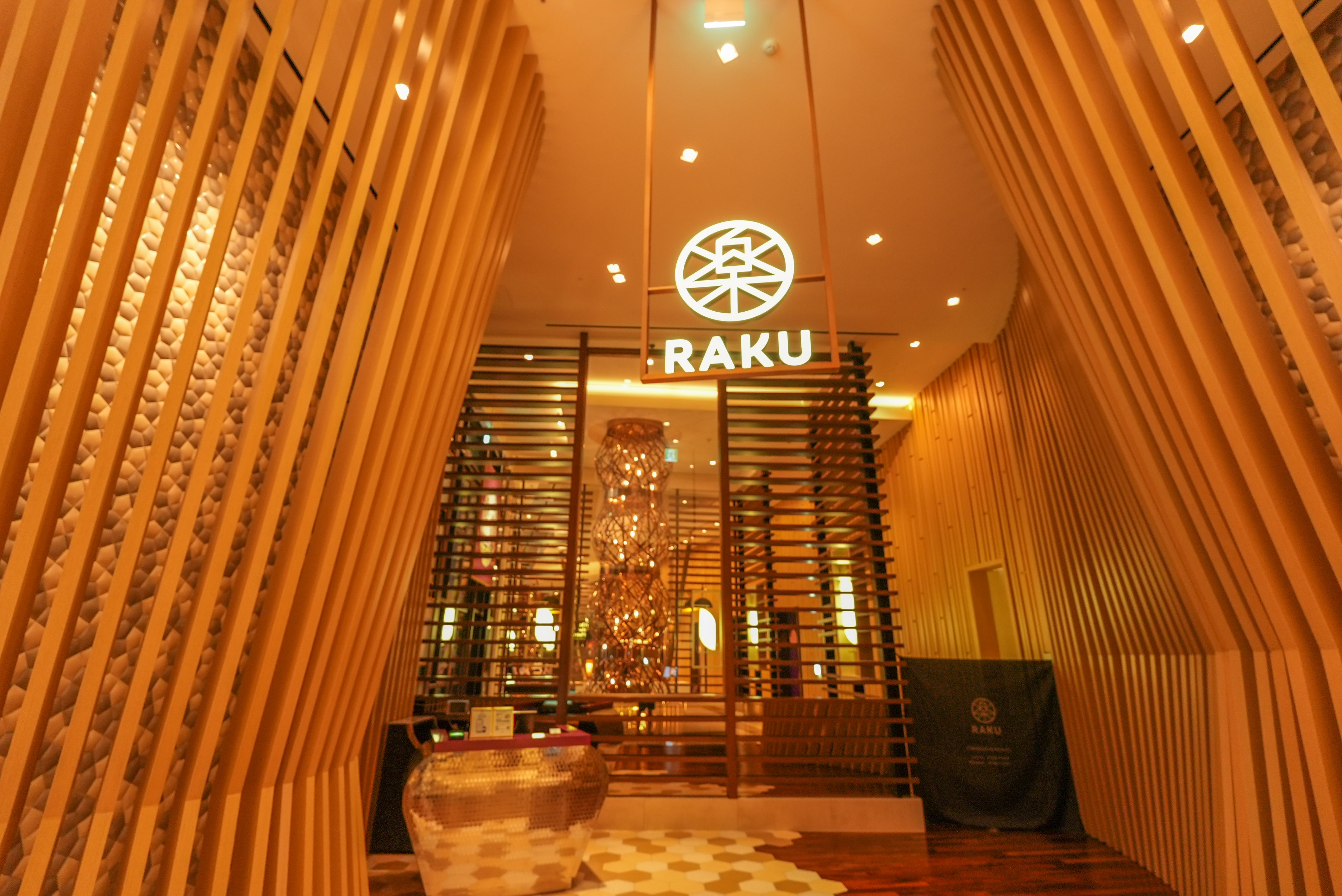 一晚酒店多少钱,一晚一千元五星级酒店