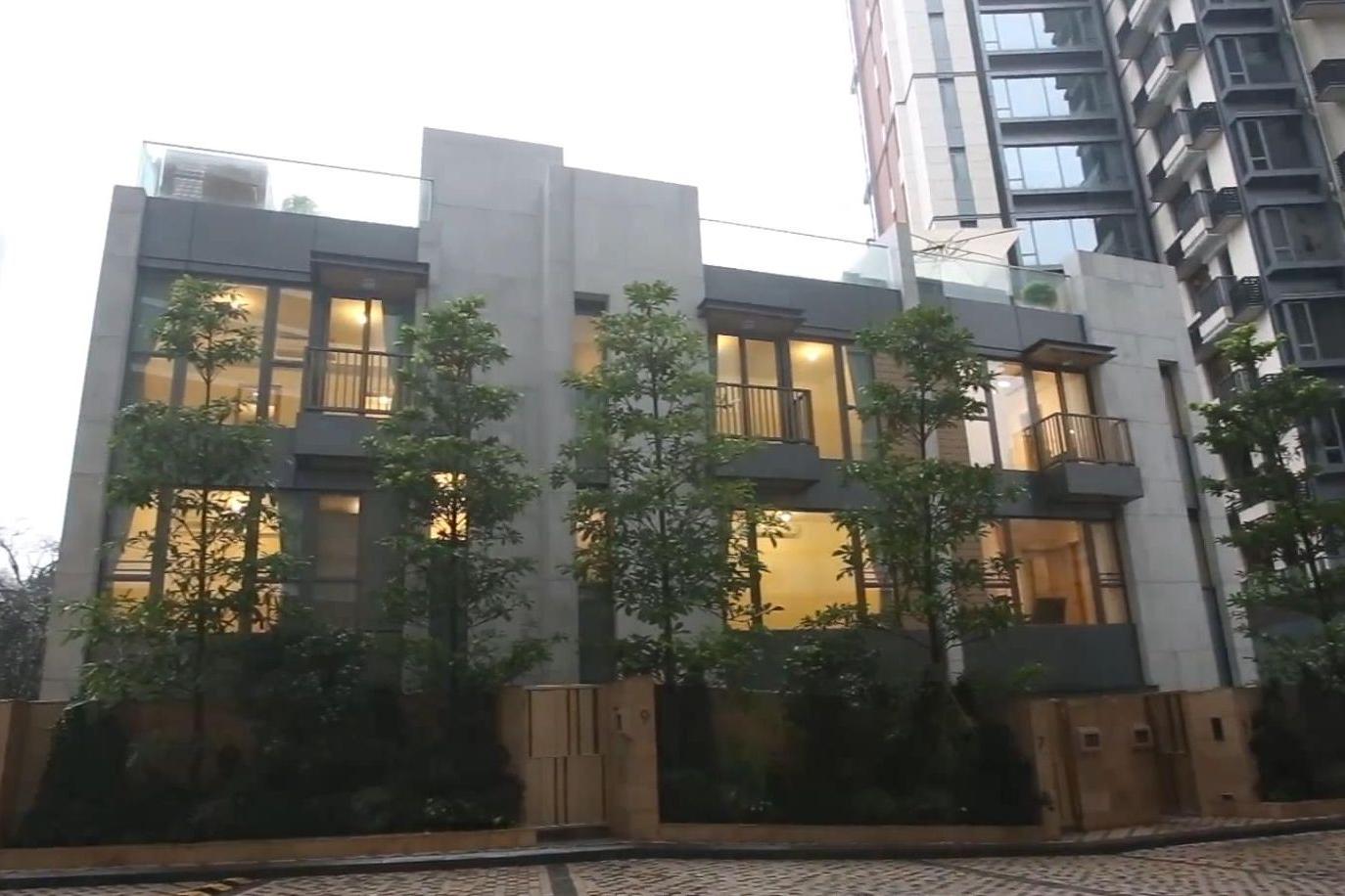 香港前特首林郑月娥，年薪约521万港币，为什么工作42年未买房？