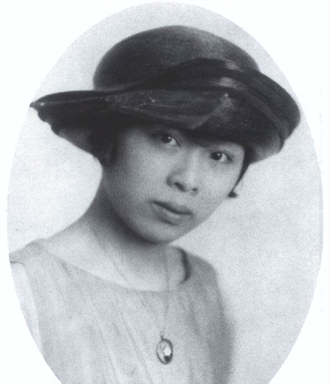 徐志摩逝世后留下唯一儿子,徐志摩幼子彼得