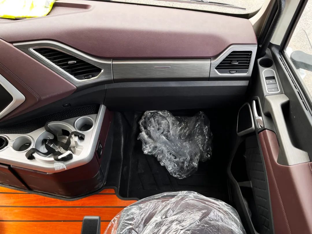 解放鹰途头等舱挡位介绍,解放鹰途头等舱4米2