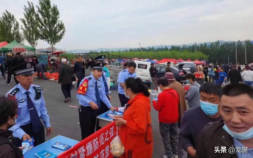 警察摆摊做什么生意,警察店铺生意火爆