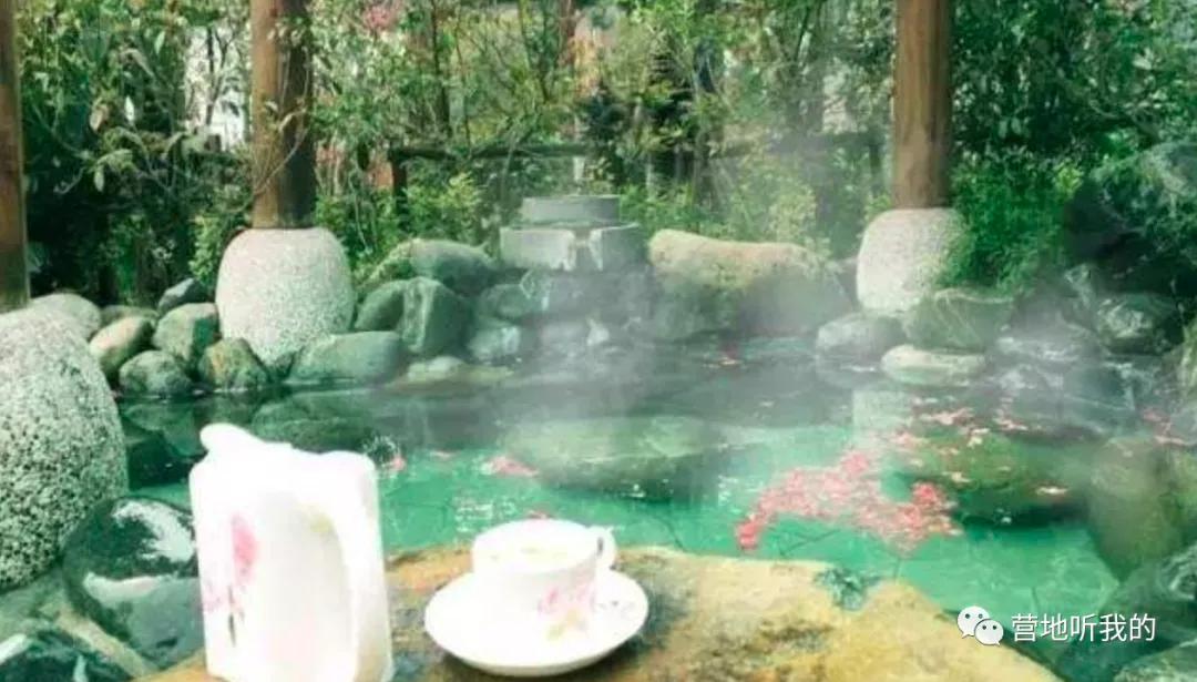 国内好看又好泡的高颜值温泉，每一个都藏着意想不到的美