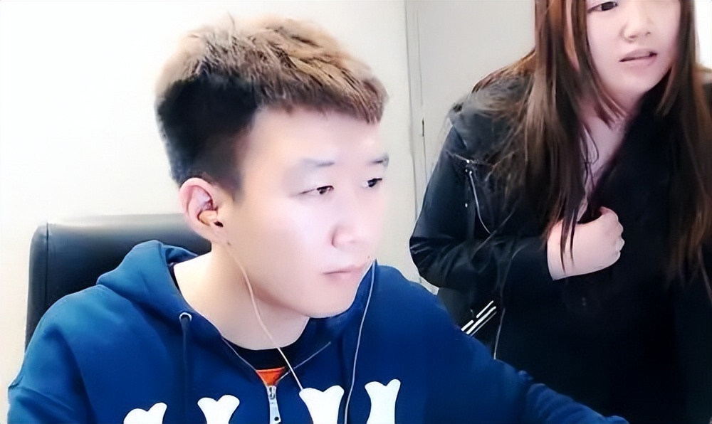 舞帝利哥和小白龙恩怨,舞帝老利和小白龙最新消息