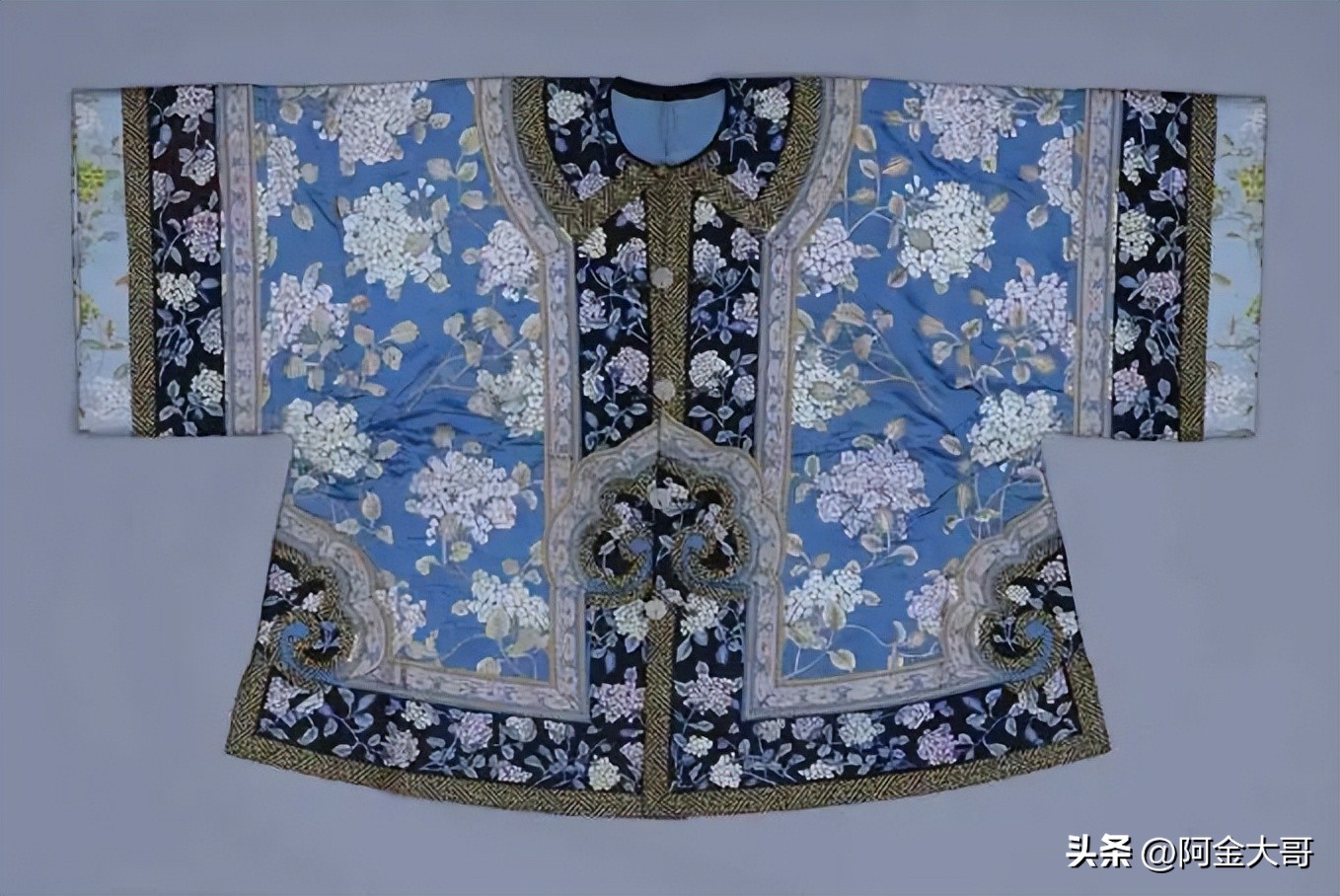 汉朝到民国女性服装变化,先秦女性服饰变化的原因