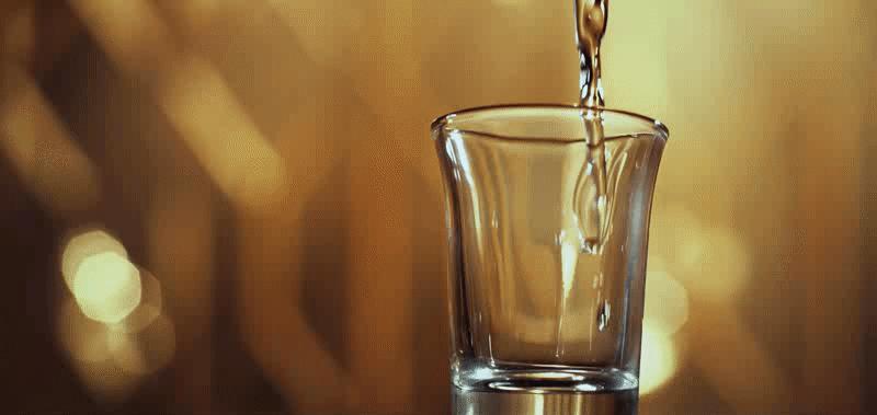 三杯白酒怎么辨别好坏,如何简单快速识别一杯白酒真假