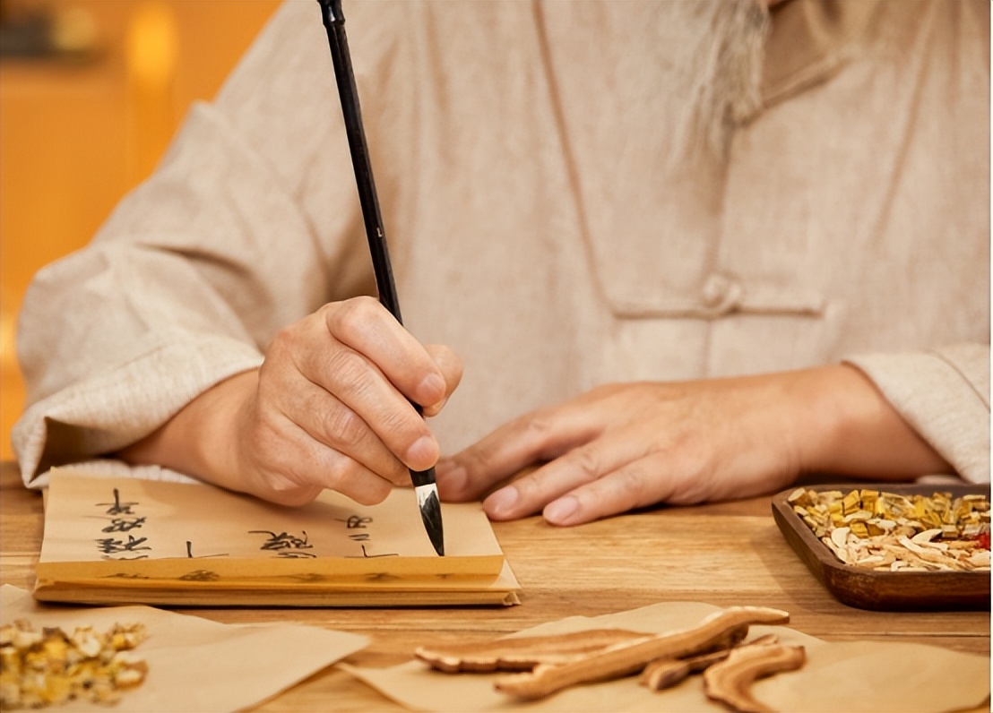 膝盖滑膜炎好治还是膝关节炎好治,膝关节炎为什么膝盖不疼