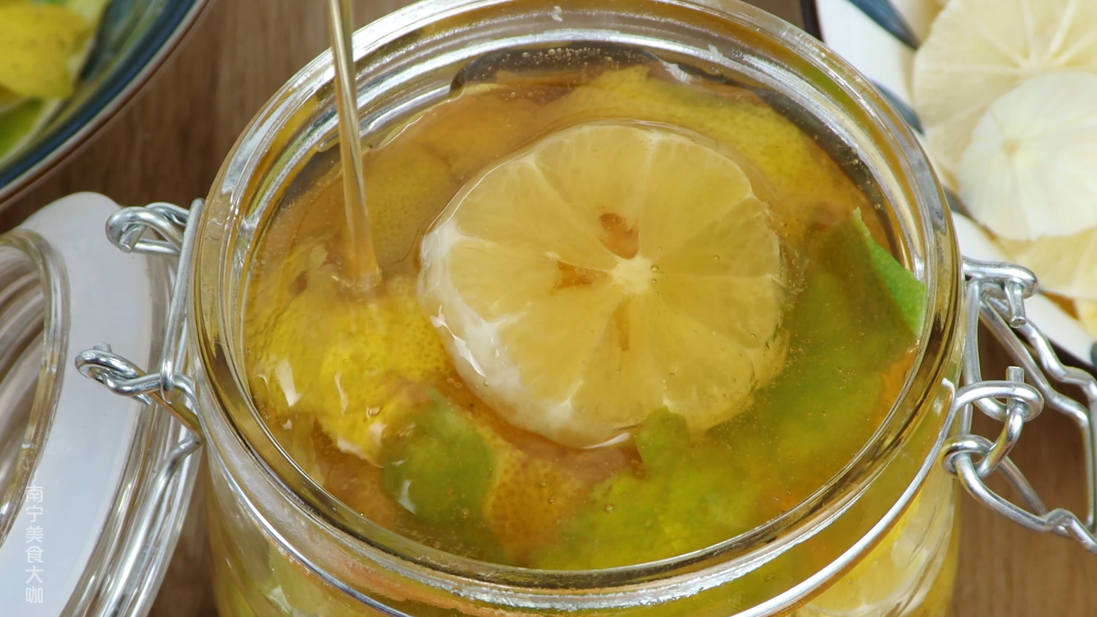 店里卖的柠檬茶做法窍门,柠檬固体蜂蜜茶的做法
