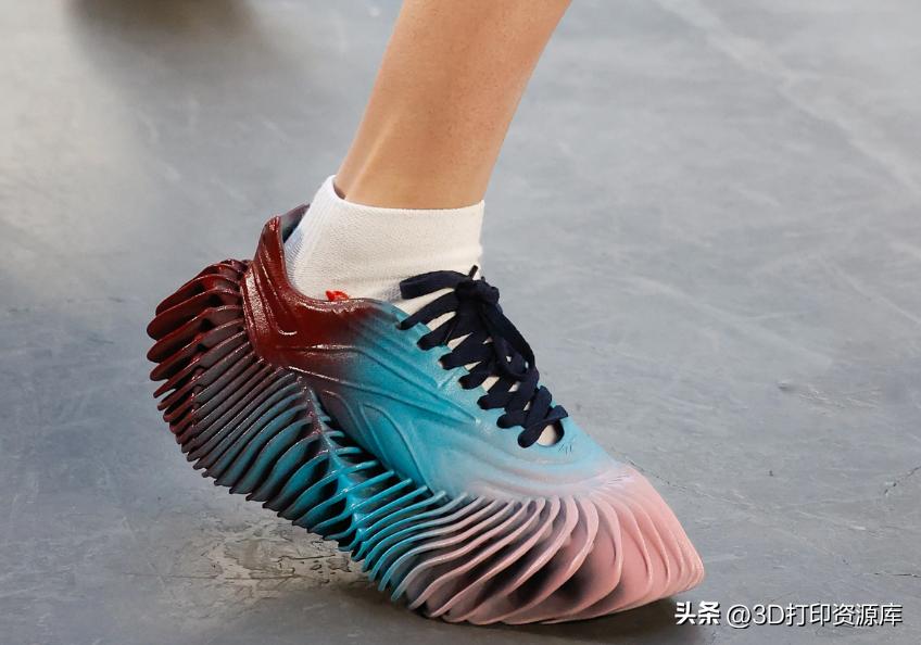 从运动品牌到时装，多款3D打印鞋亮相巴黎时装周