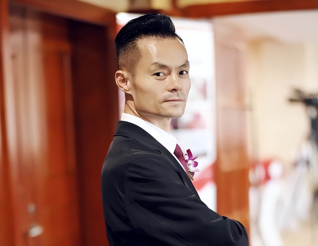 山东农民，初中学历，养过猪，却靠做期货身家10亿，凭啥？