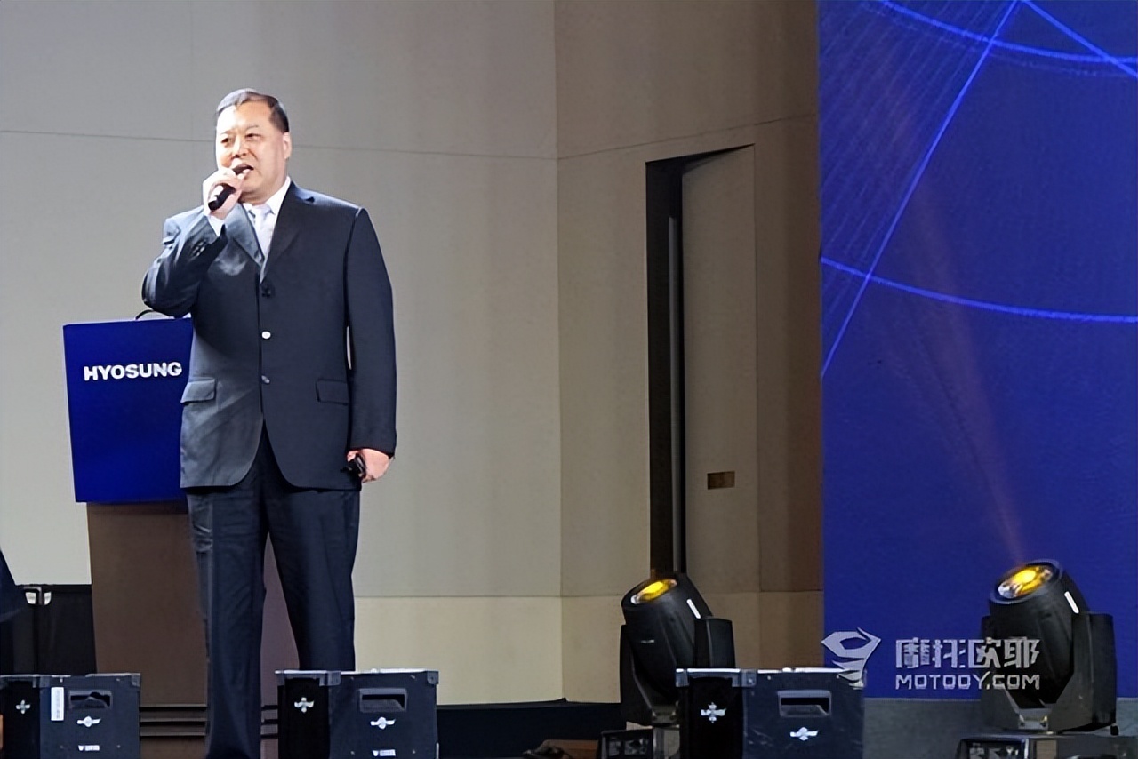 骁胜驯风300单座,骁胜驯风300座高