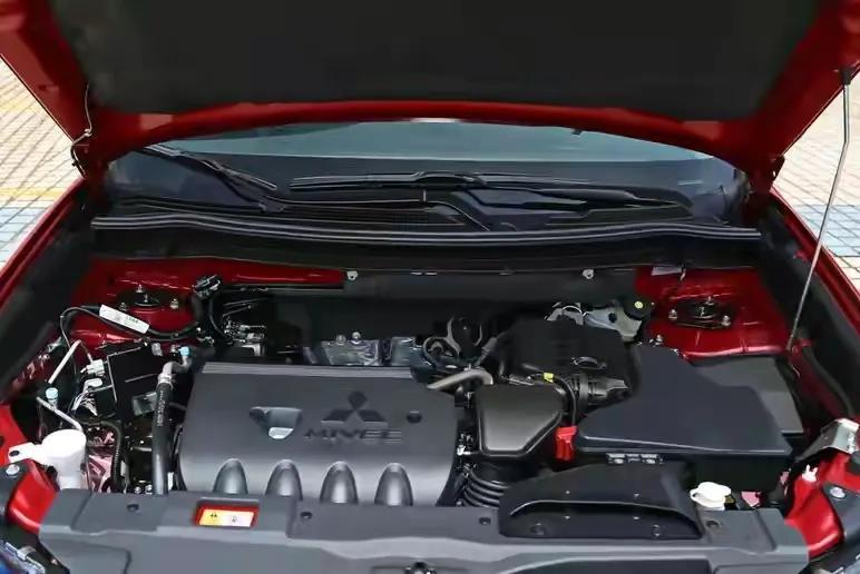 “守得云开见月明”，三菱欧蓝德一口气降至12万多，30天卖6383台