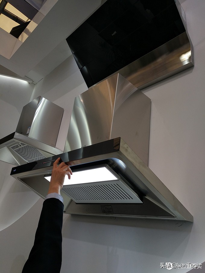 暴走两万步！海量图片带你游览2017年AWE家电展