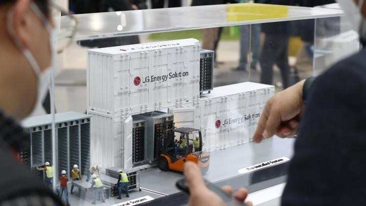 宁德时代比亚迪纷纷加码电池技术,宁德时代与比亚迪电池究竟哪家强