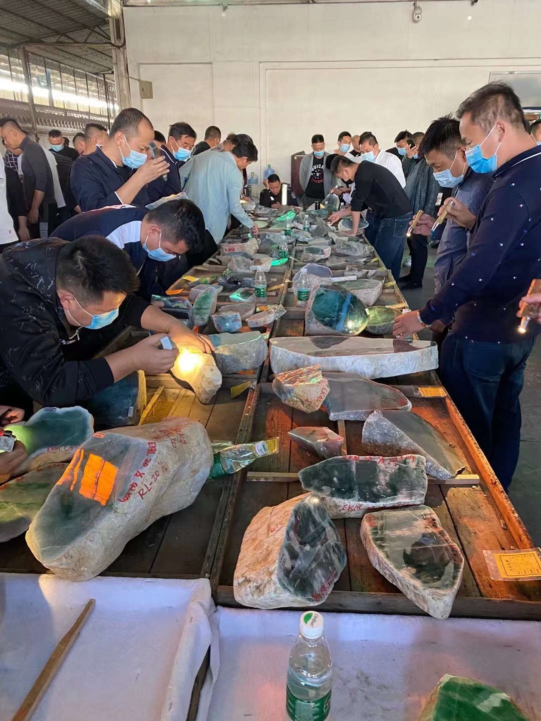 翡翠直播间鉴定视频,翡翠直播间鉴赏期30天靠谱吗