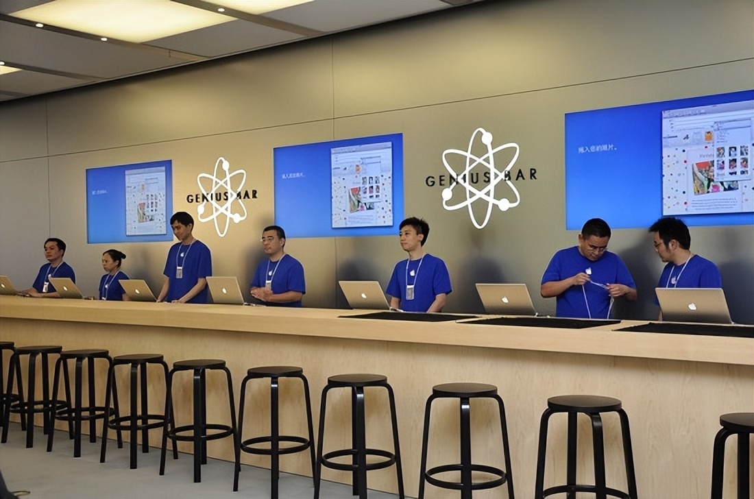 豪横!苹果:iPhone14之前的机型3月1日后保外电池服务费加169元