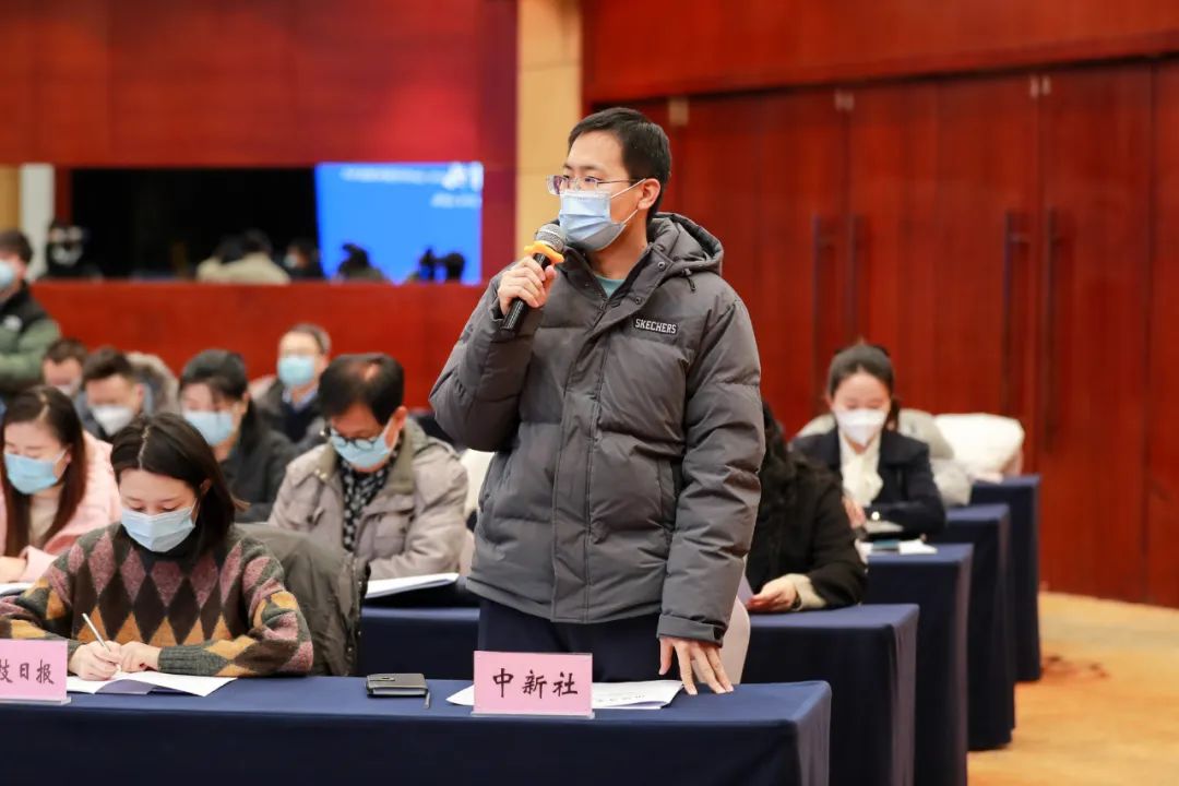 省政府新闻办举行《山西省加快复工复产和服务业复苏若干措施》政策解读新闻发布会