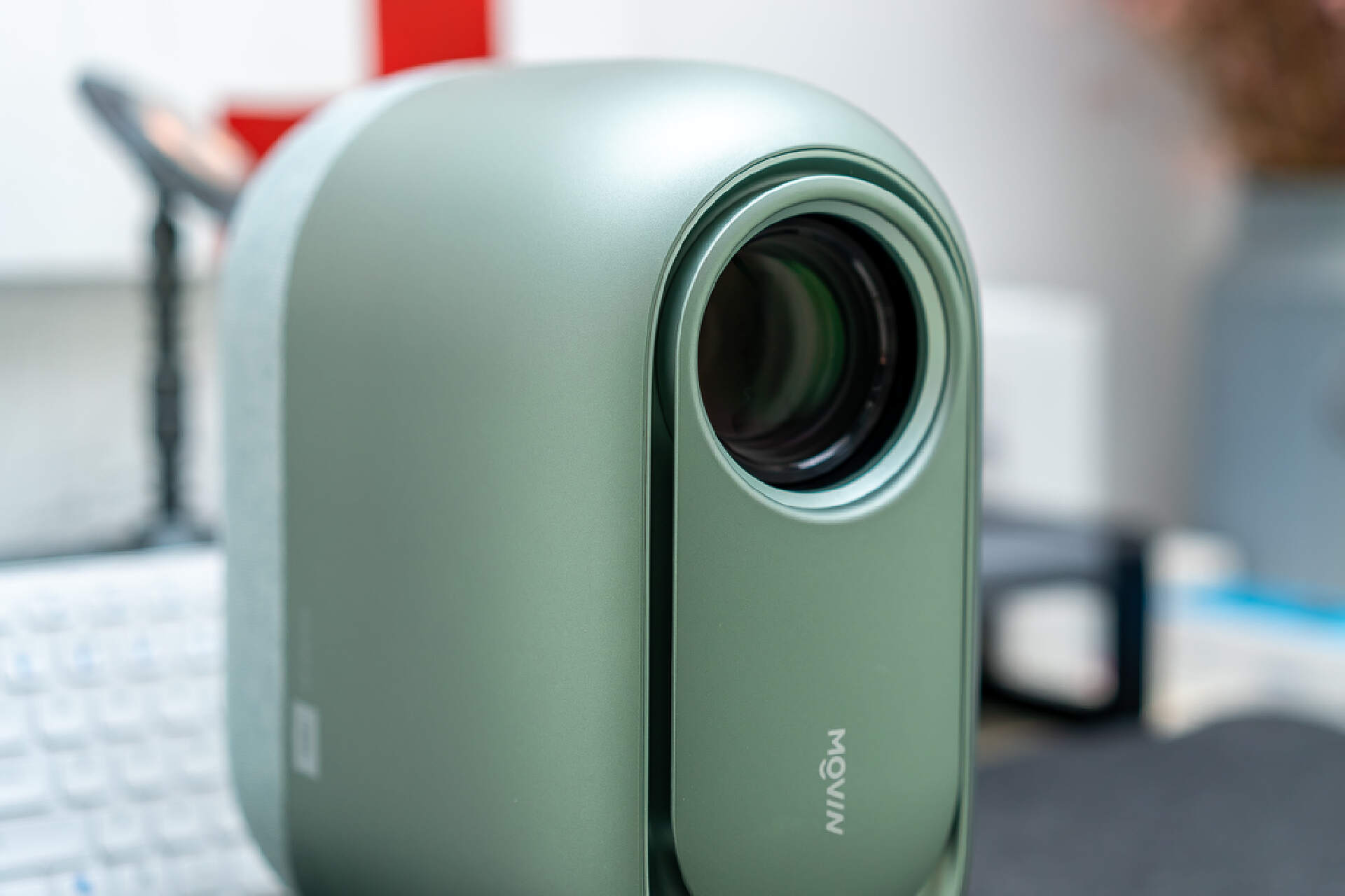 300元左右的投影仪是不是智商税,一千多块钱的投影仪靠谱吗