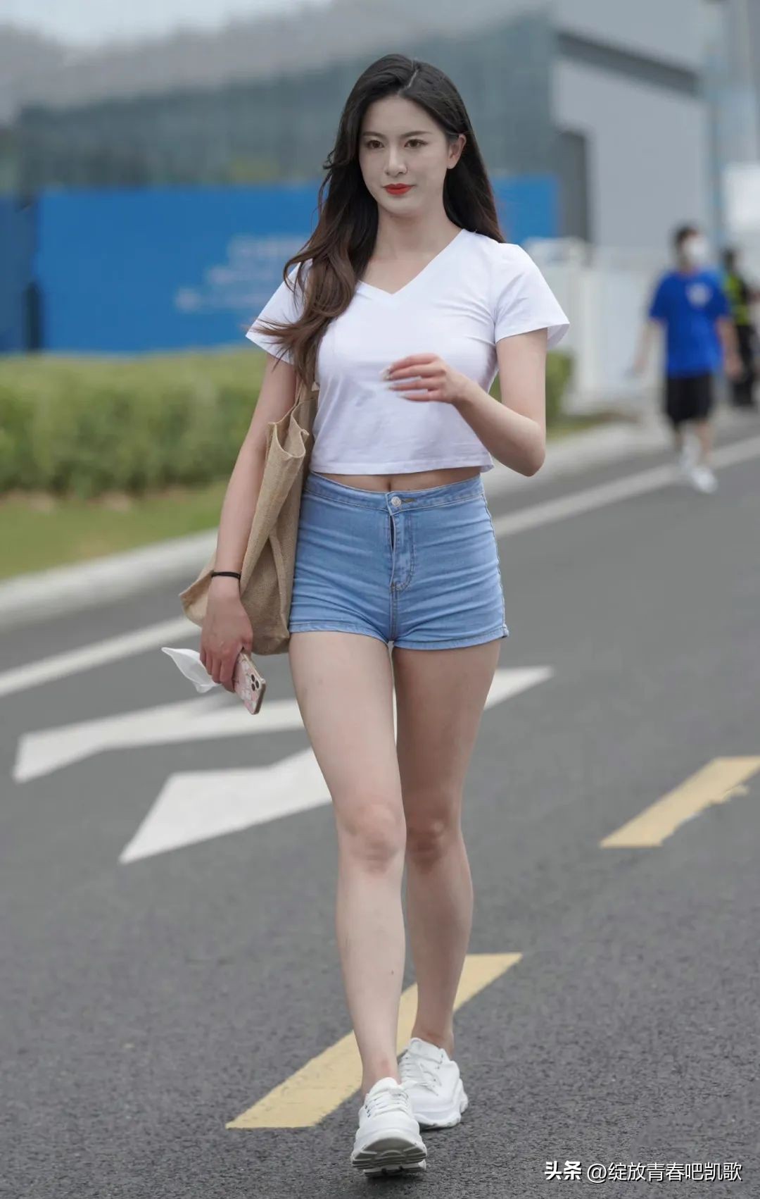 皮粉色高跟鞋搭配什么颜色的裙子,浪漫精致的粉色高跟鞋满满少女心