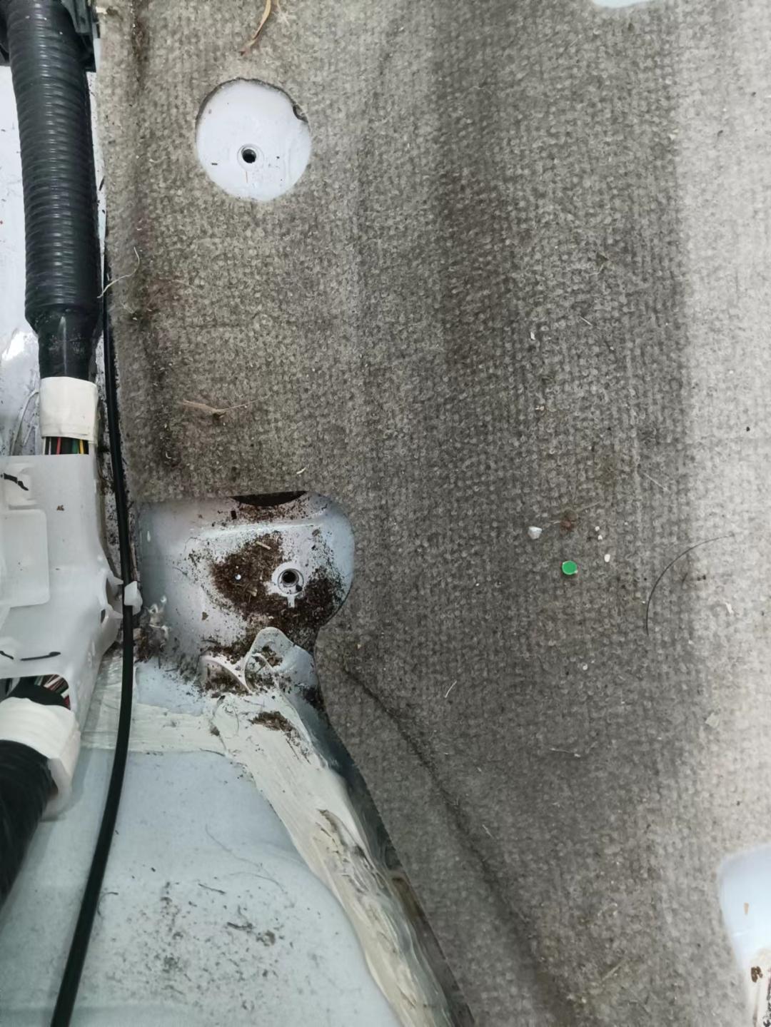 老旧丰田霸道修复,04年丰田霸道翻新改造全过程