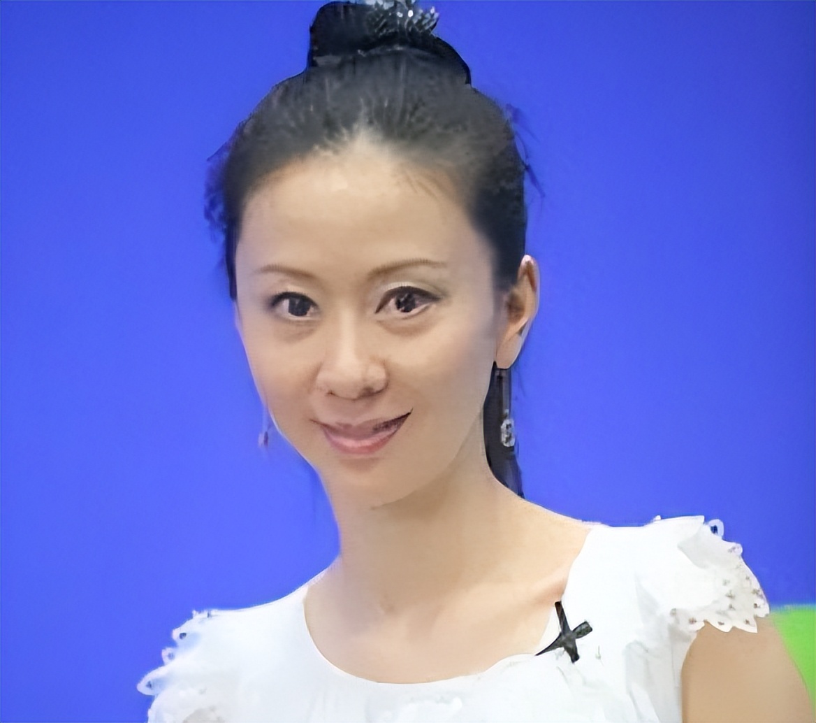 全裸写真第一人,走红后“家破夫散”,汤加丽如今过的怎么样?