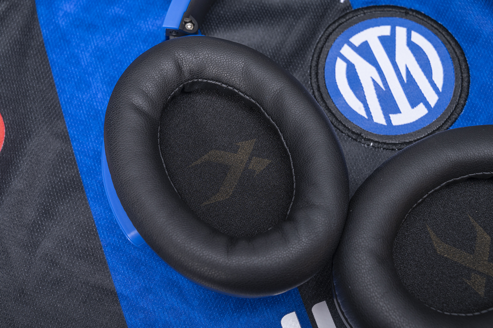 与国际米兰同行，入手西伯利亚羽DM01BA国际米兰定制款