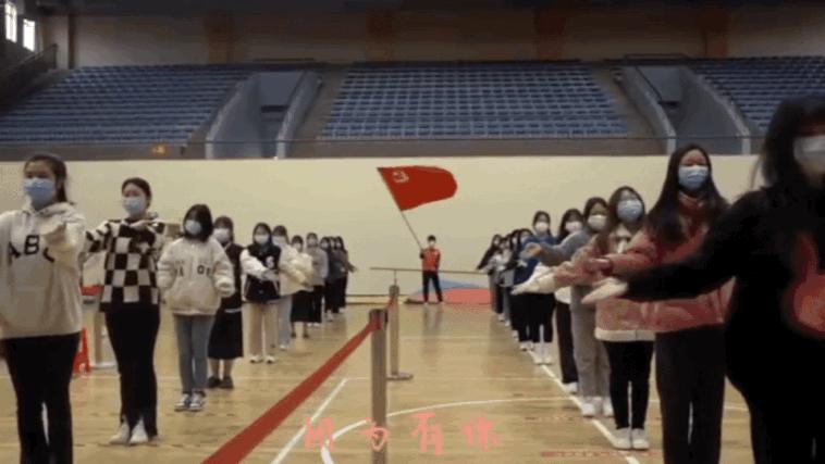 谢谢你因为有你温暖了四季什么梗,听我说谢谢你文字版什么梗