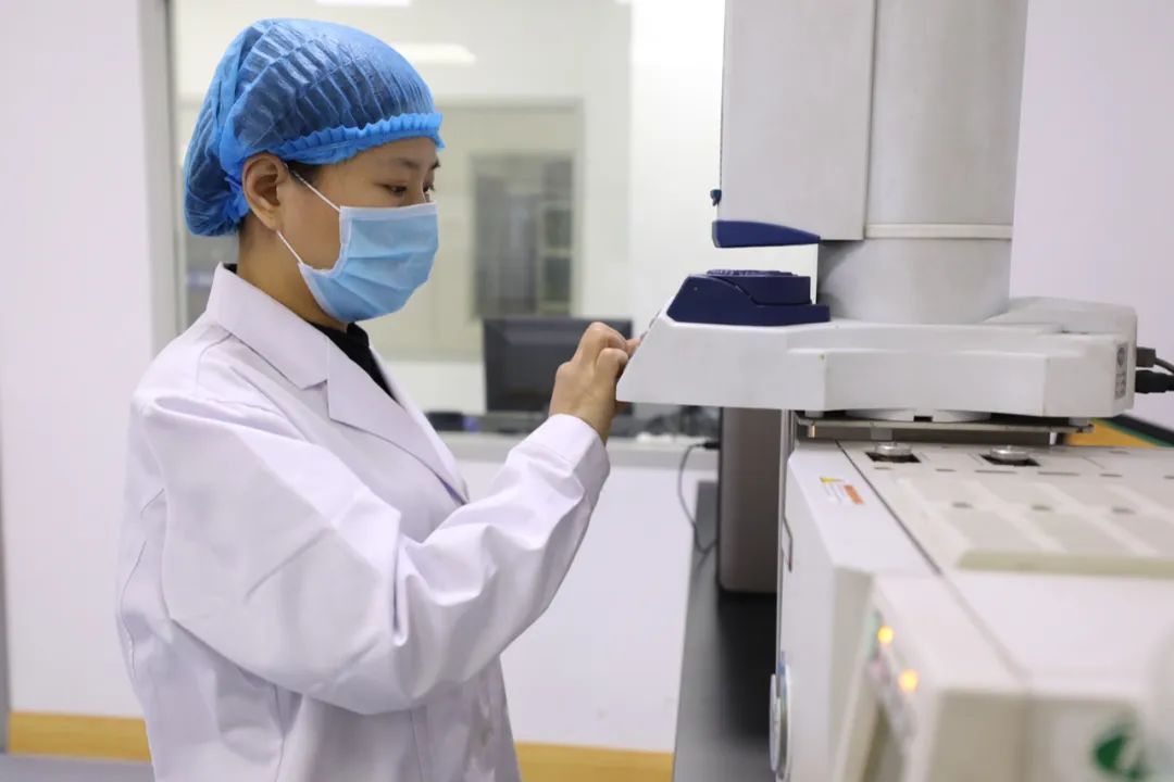 西王食品新年新气象,西王食品工人