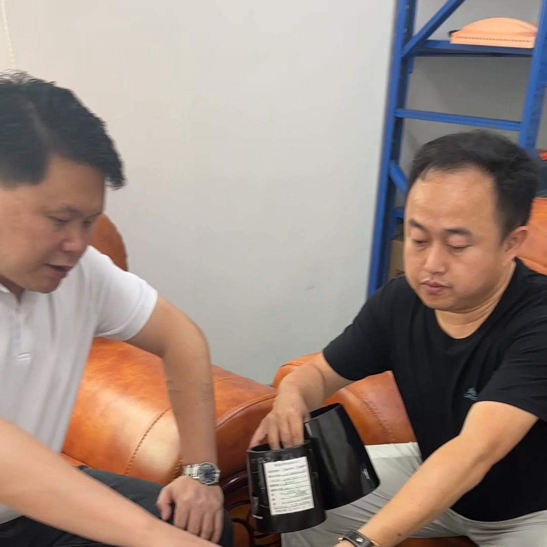 东莞威泰丝印移印喷油模具厂,承接喷油移印丝印产品加工