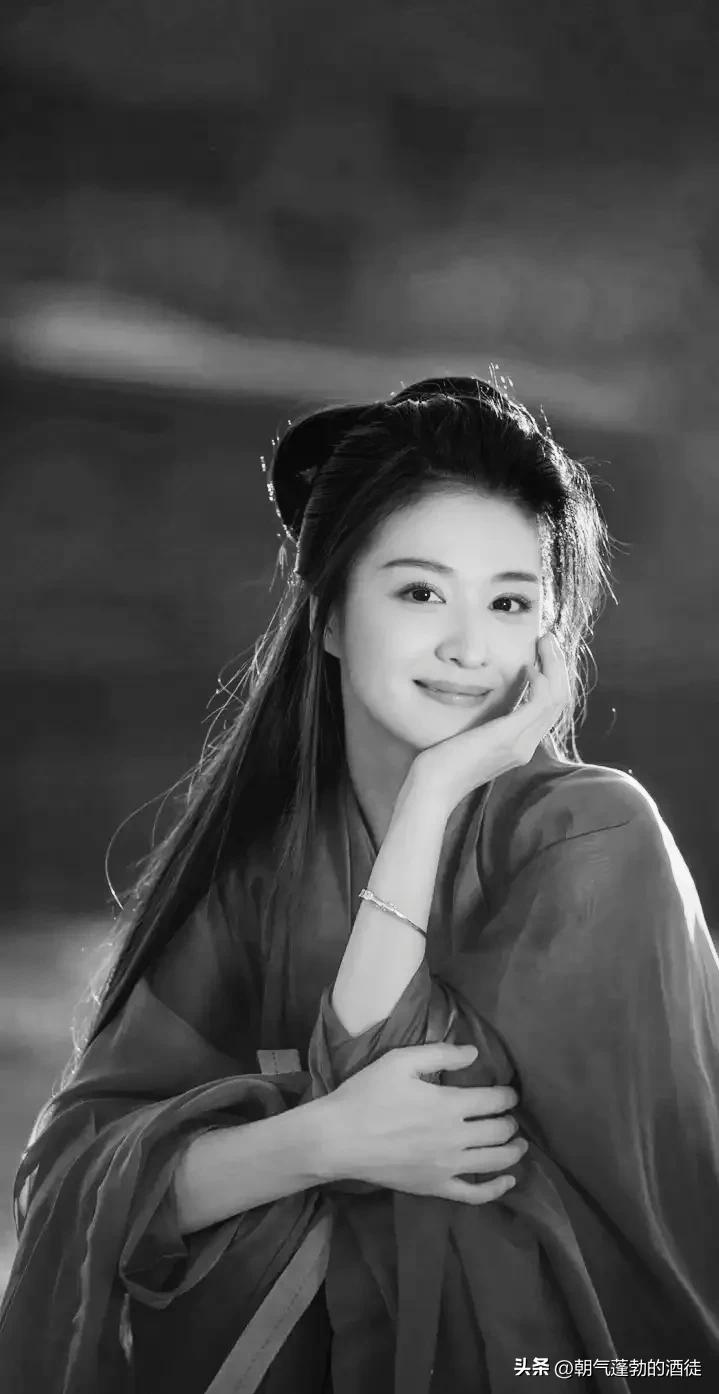 小个子女生穿长西装套装好看吗,气质减龄穿搭御姐风西装杀