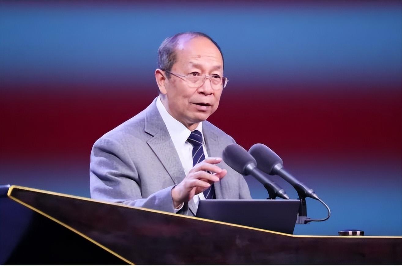 英国军官不解:为啥把香港还给中国?2000年英上将一句话道出真相