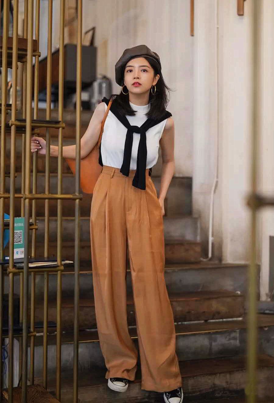 穿阔腿裤怎么搭上衣？看三木的穿搭示范，时尚又高级