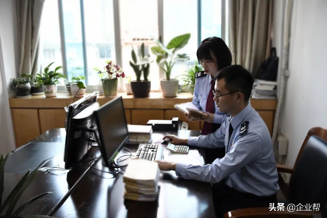 房产中介骗中介费属哪种案件,房产中介员工私自收取服务费